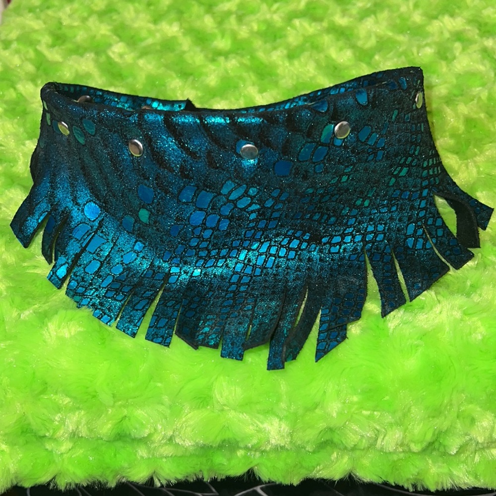 Blue mermaid necklace - Picture 2 of 12